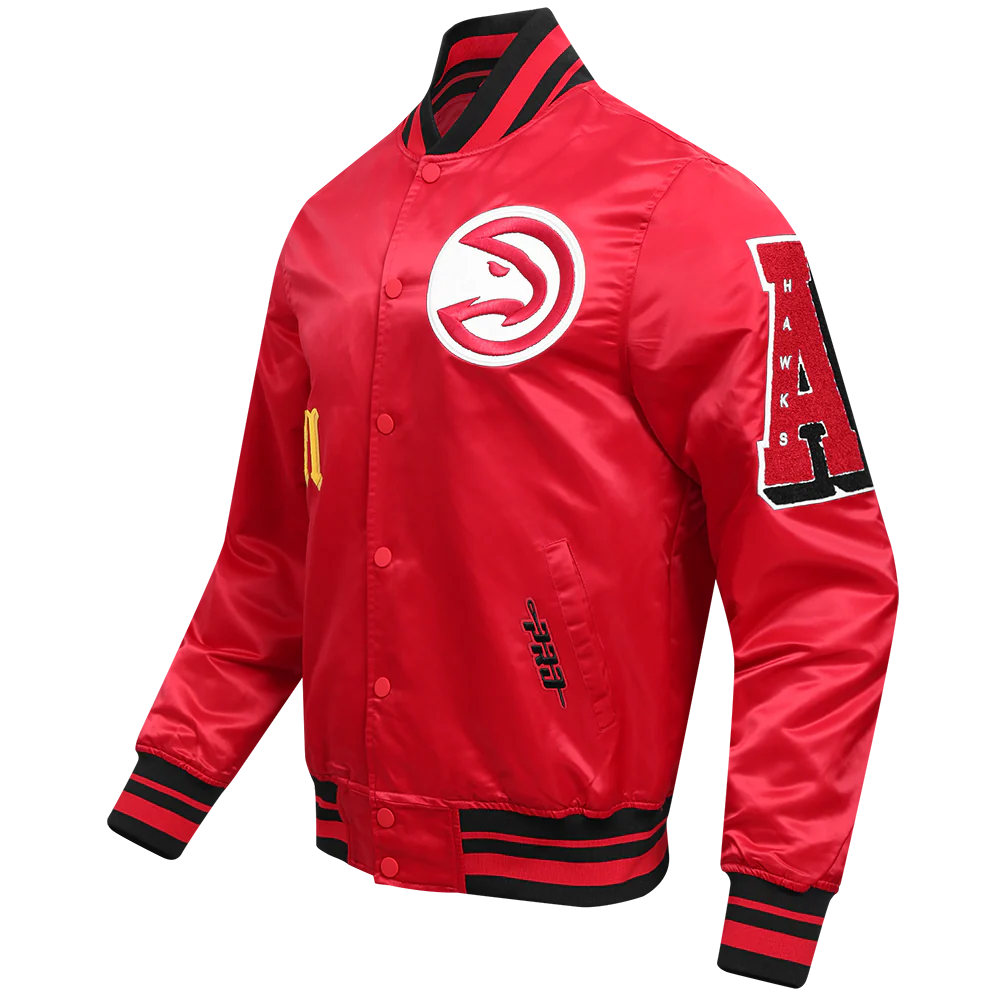 NBA ATLANTA HAWKS OLD ENGLISH MEN'S RIB SATIN JACKET (RED/BLACK) - Image 2