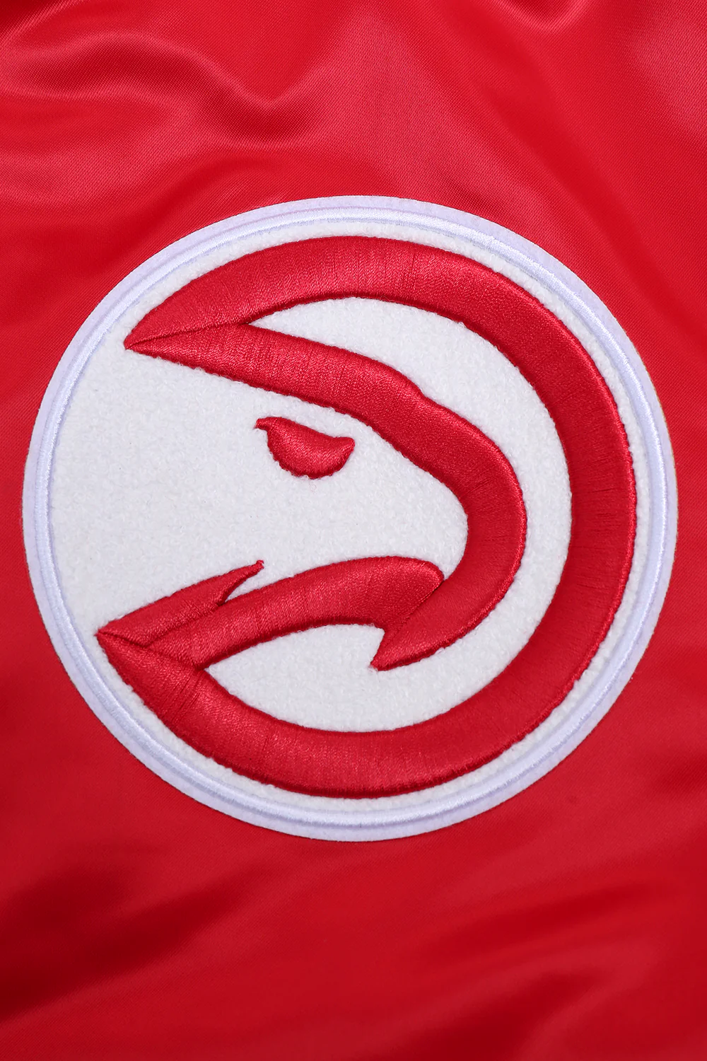 NBA ATLANTA HAWKS OLD ENGLISH MEN'S RIB SATIN JACKET (RED/BLACK) - Image 6