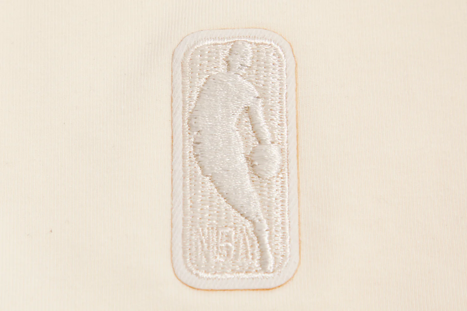 NBA BOSTON CELTICS NEUTRAL WOMEN'S BOXY TEE (EGGSHELL) - Image 9