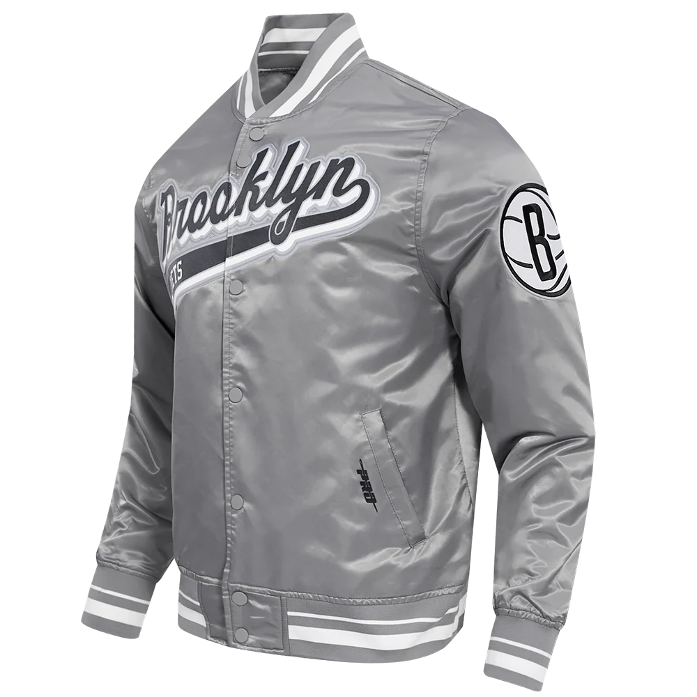 NBA BROOKLYN NETS SCRIPT TAIL MEN'S SATIN JACKET (GRAY) - Image 2