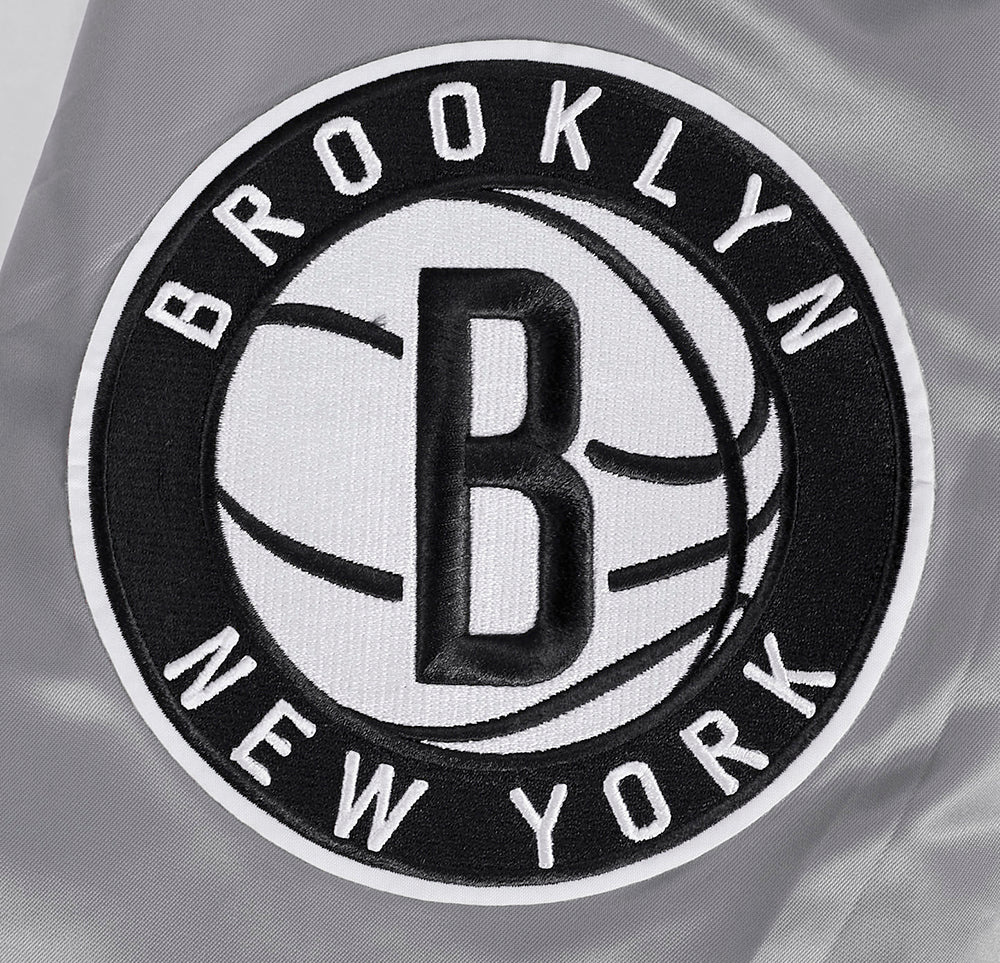 NBA BROOKLYN NETS SCRIPT TAIL MEN'S SATIN JACKET (GRAY) - Image 6