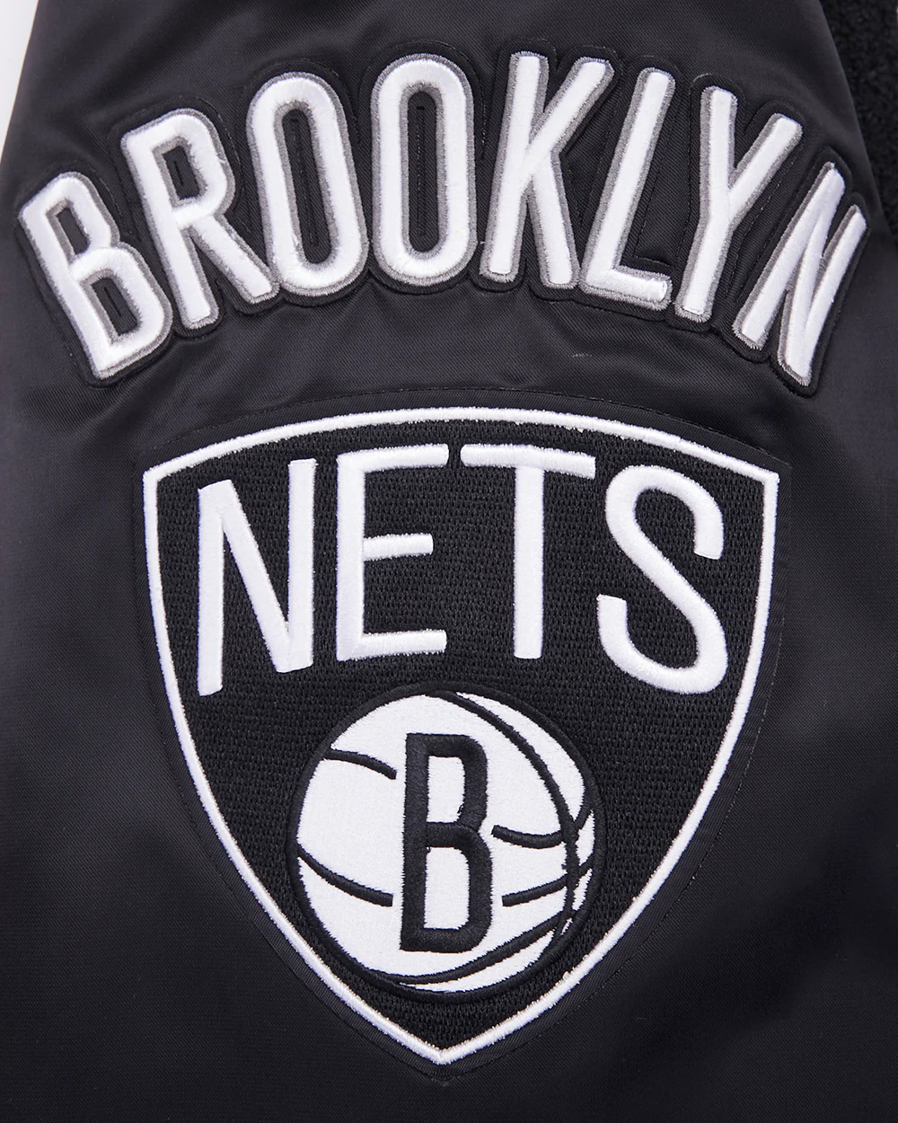 NBA BROOKLYN NETS MASHUP MEN'S RIB SATIN JACKET (BLACK/GRAY) - Image 8