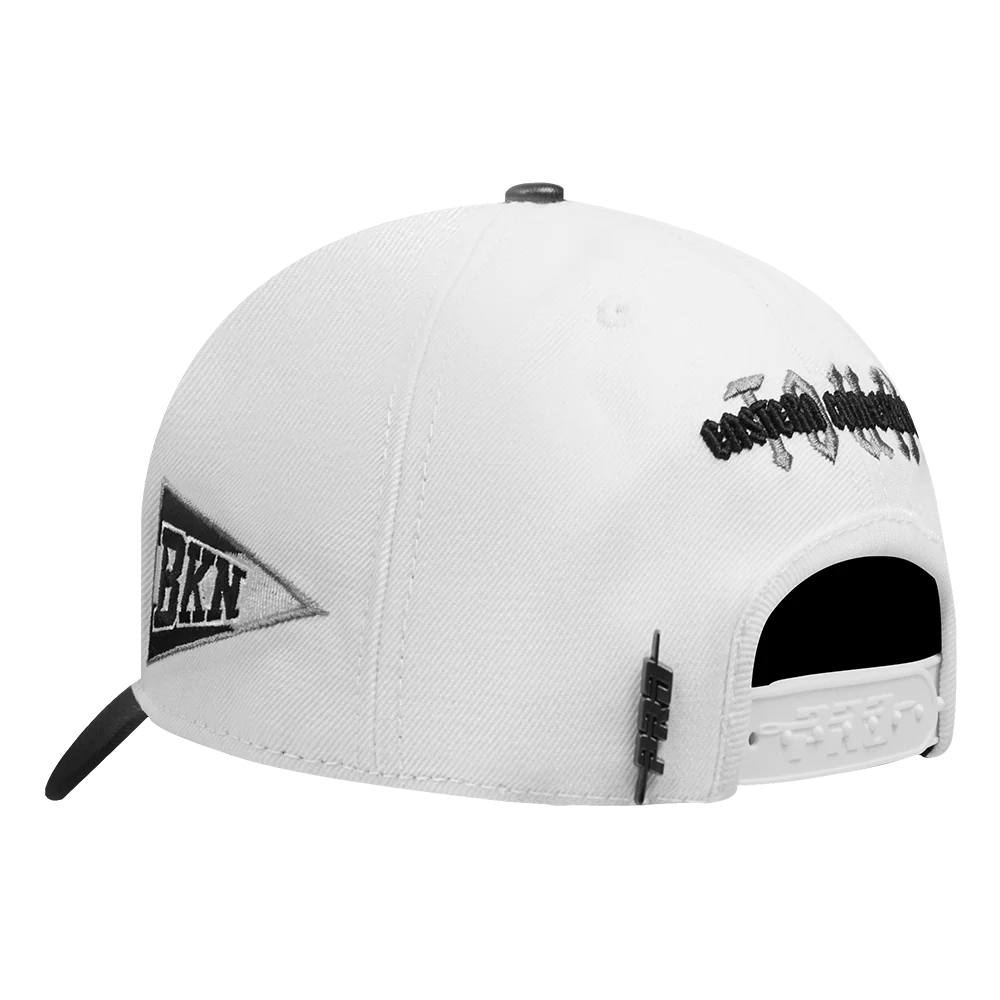 NBA BROOKLYN NETS CITY TOUR ESSENTIAL CURVED VISOR SNAPBACK (WHITE/BLACK) - Image 3