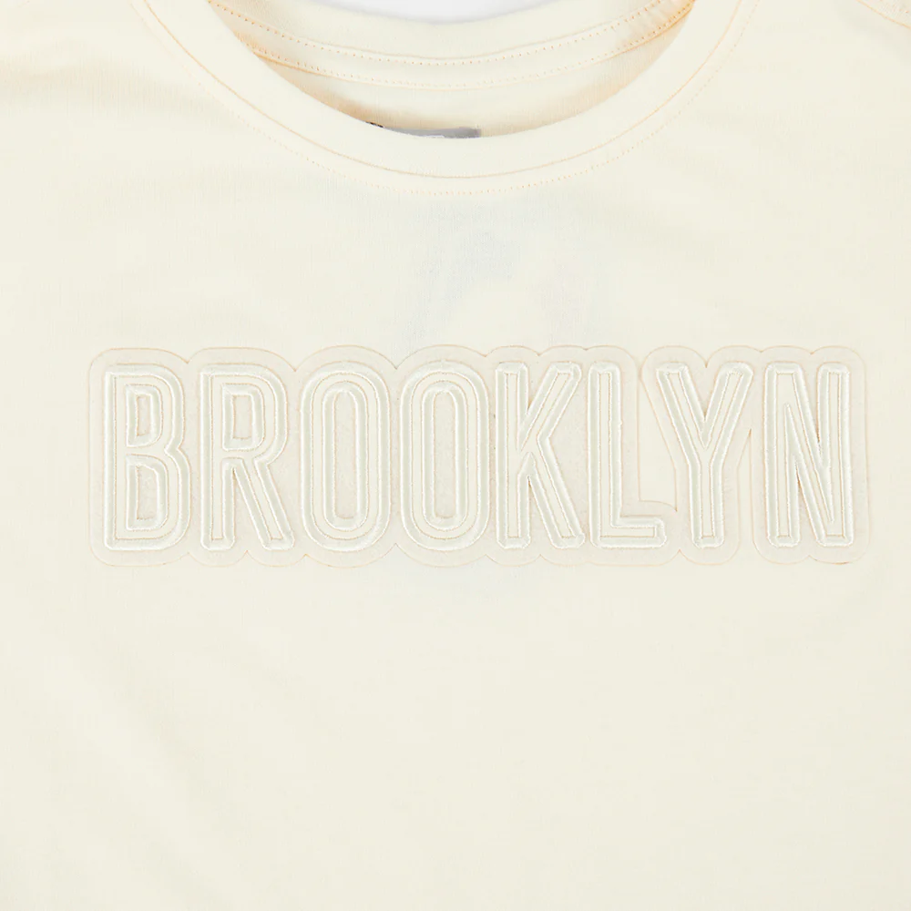 NBA BROOKLYN NETS NEUTRAL BIG GIRLS SHORT SLEEVE BOXY TEE (EGGSHELL) - Image 5