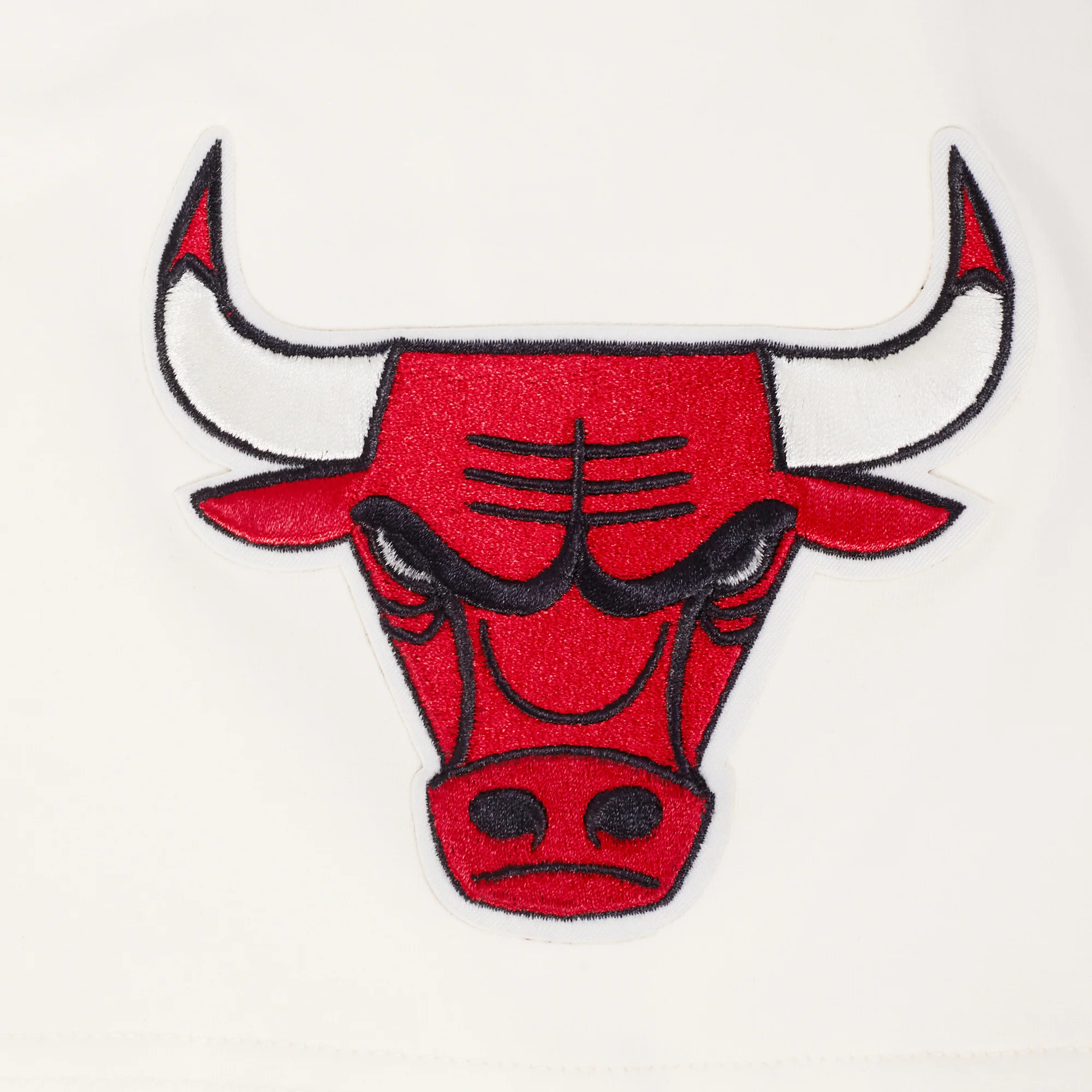 NBA CHICAGO BULLS MODERN ORIGINALS MEN'S RINGER TEE (EGGSHELL/ RED) - Image 5