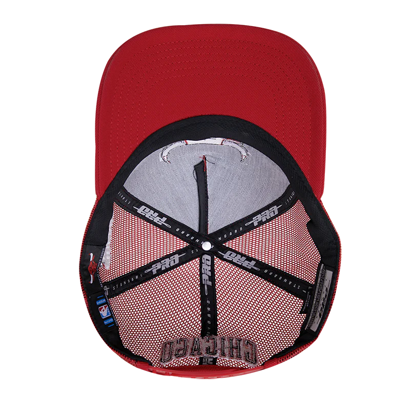 NBA CHICAGO BULLS CLASSIC PINCH FRONT TRUCKER (RED) - Image 4