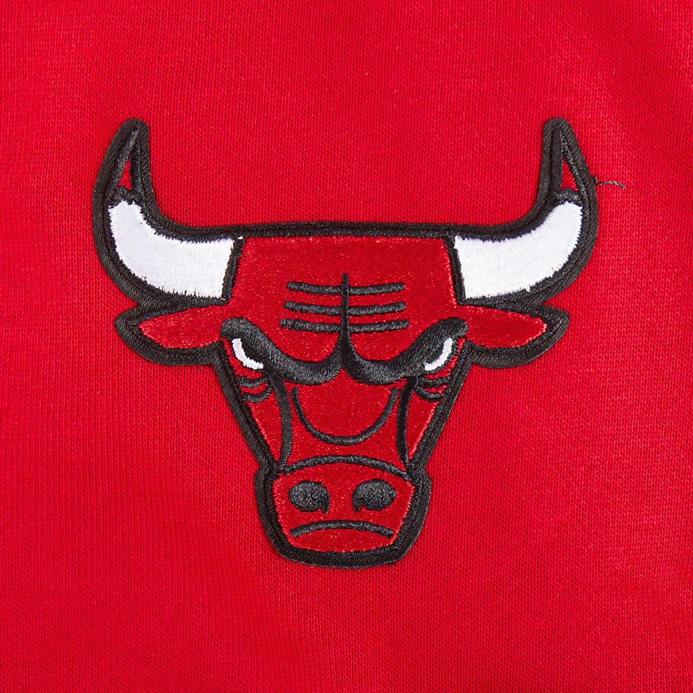 NBA CHICAGO BULLS OLD ENGLISH WOMEN'S FLC CREWNECK (RED) - Image 11