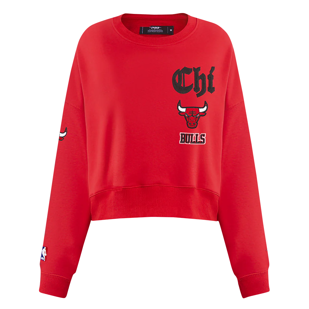 NBA CHICAGO BULLS OLD ENGLISH WOMEN'S FLC CREWNECK (RED) - Image 3