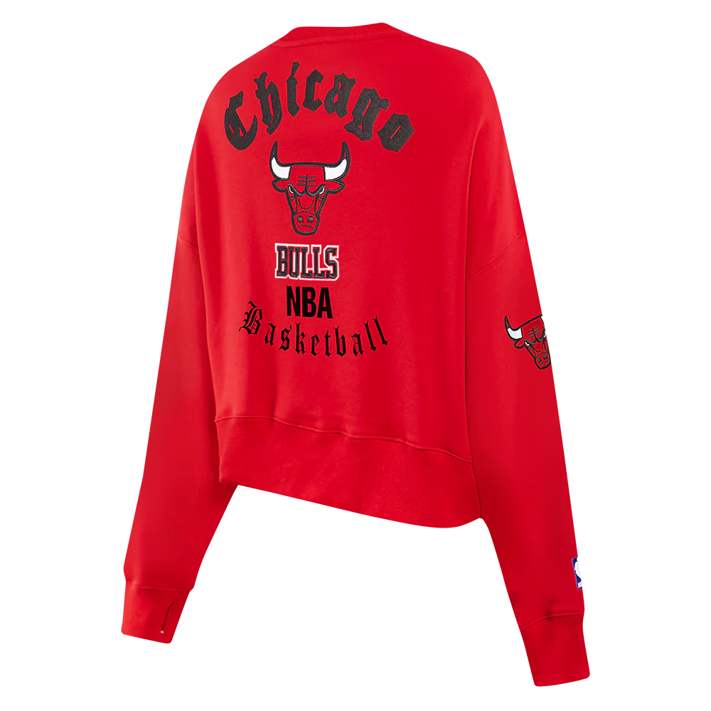NBA CHICAGO BULLS OLD ENGLISH WOMEN'S FLC CREWNECK (RED) - Image 6
