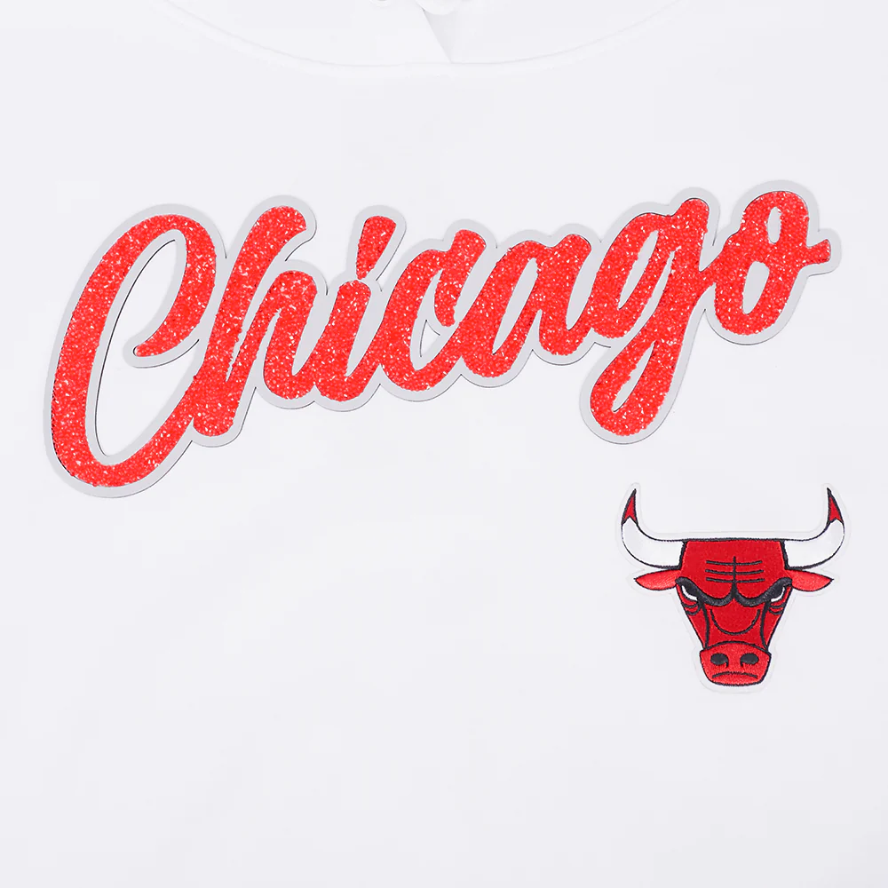 NBA CHICAGO BULLS TEAM CRYSTALLINE WOMEN'S CROPPED PULLOVER HOODIE (WHITE) - Image 6