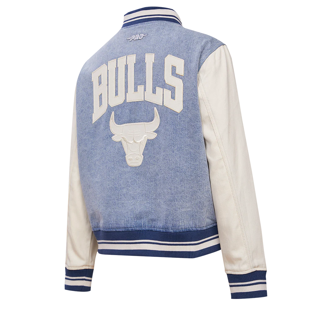 NBA CHICAGO BULLS VARSITY BLUES WOMEN'S DENIM VARSITY JACKET (DENIM/LINEN) - Image 4