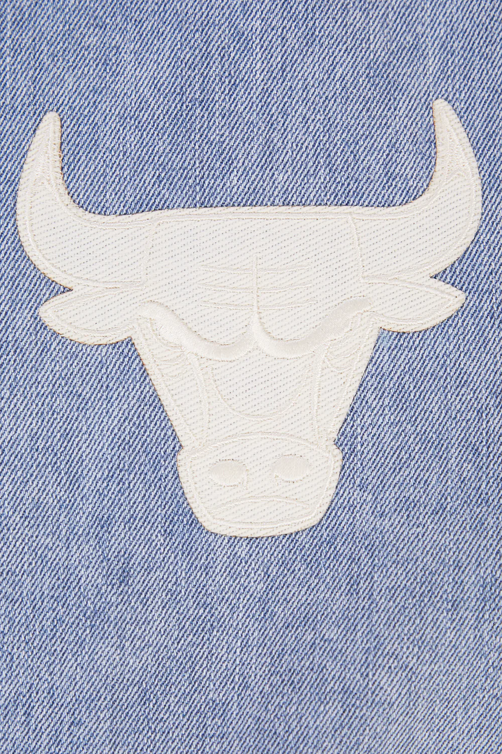 NBA CHICAGO BULLS VARSITY BLUES WOMEN'S DENIM VARSITY JACKET (DENIM/LINEN) - Image 6
