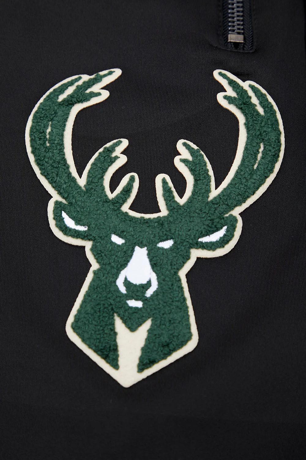 NBA MILWAUKEE BUCKS CLASSIC MEN'S TRACK PANT (BLACK) - Image 4