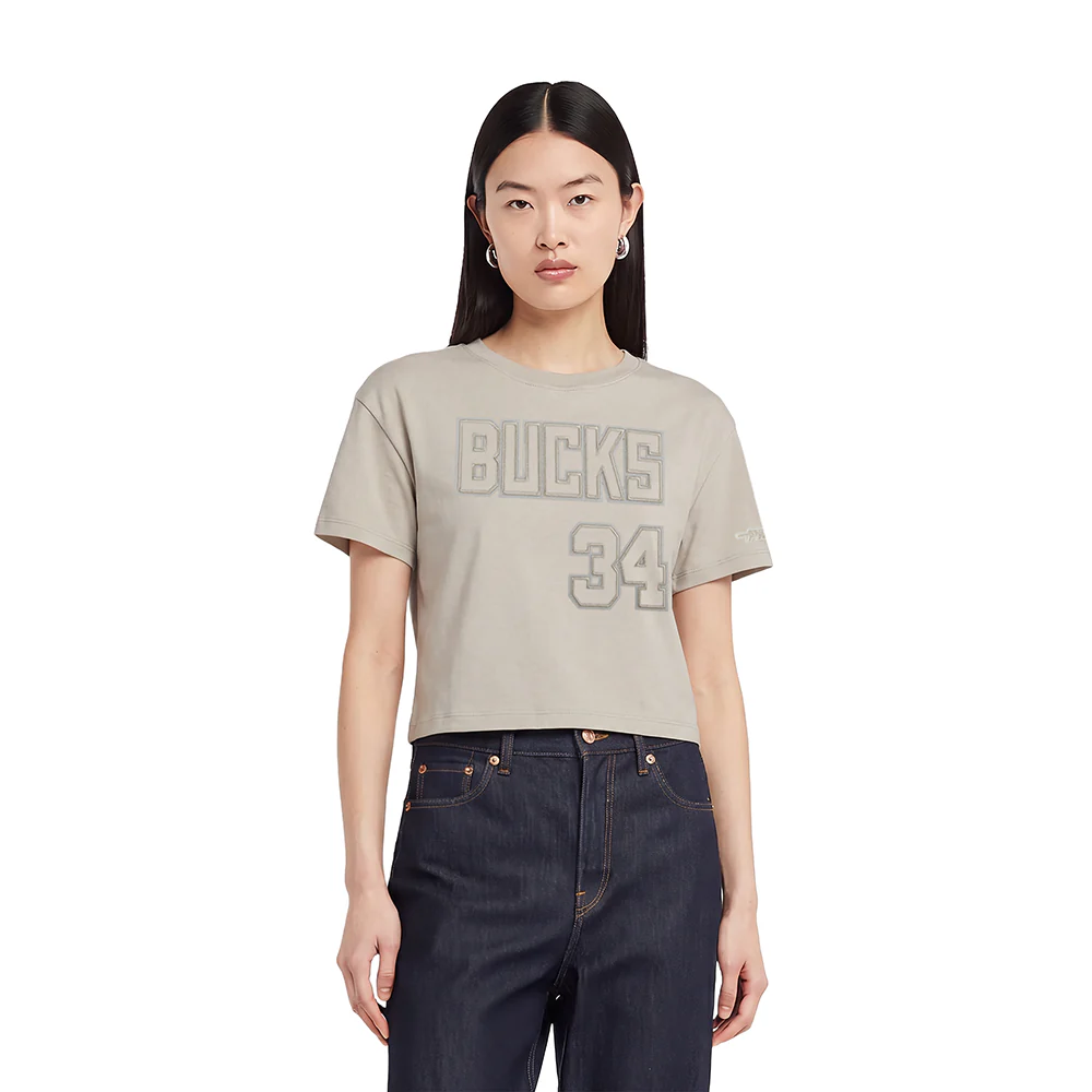 NBA MILWAUKEE BUCKS GIANNIS ANTETOKOUNMPO #34 NEUTRAL PNN WOMEN'S SJ BOXY TEE (TAUPE)