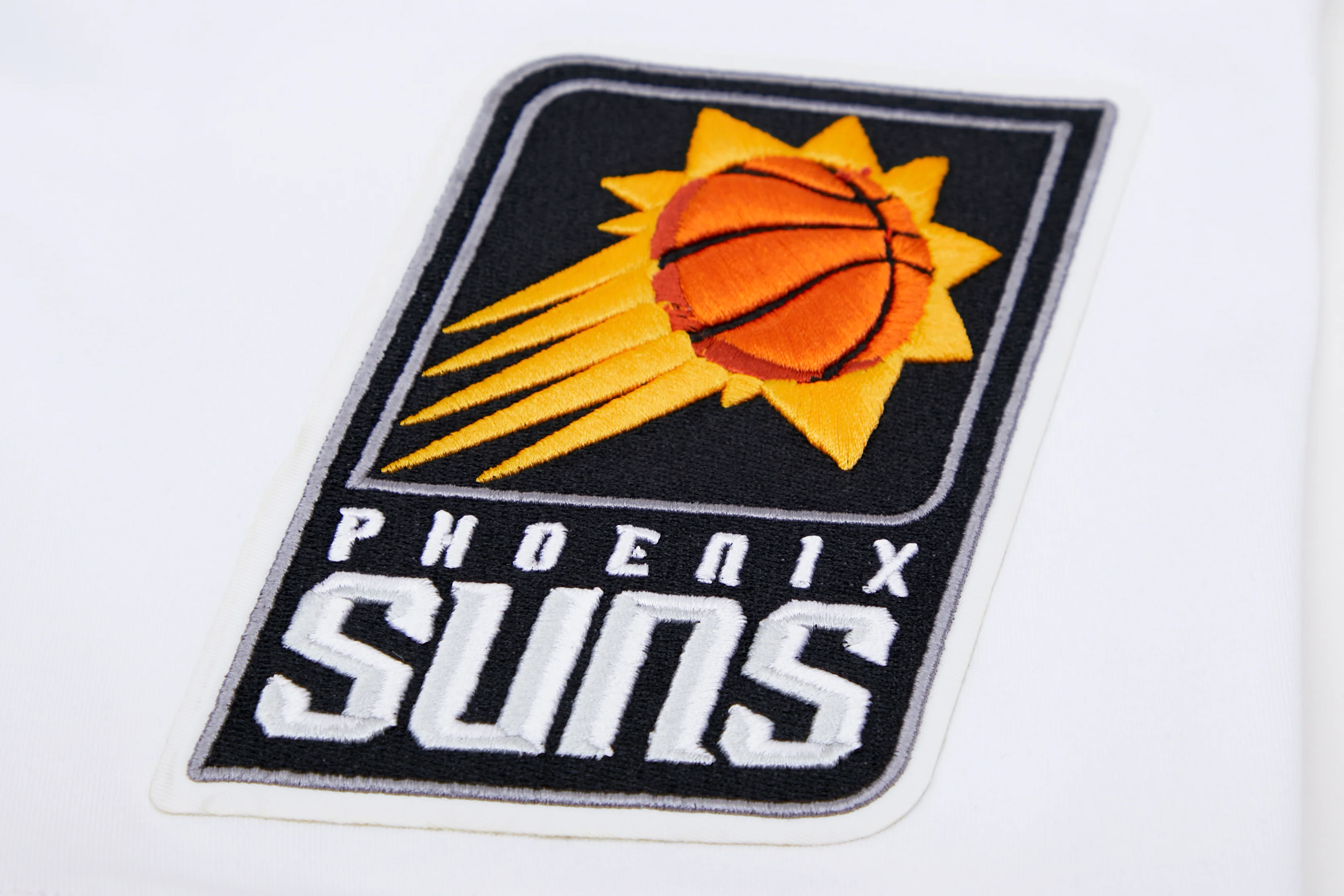 NBA PHOENIX SUNS CLASSIC CHENILLE MEN'S TEE (WHITE) - Image 9