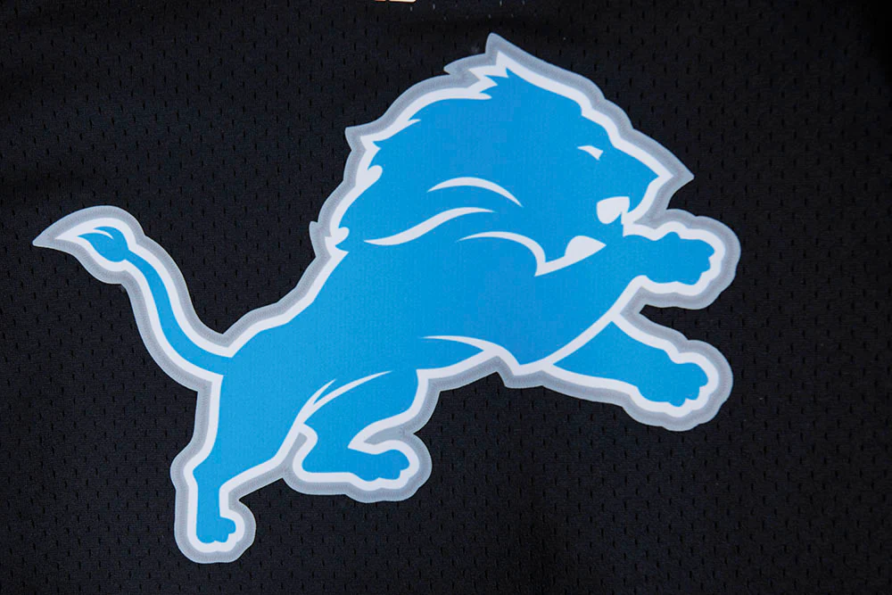 NFL DETROIT LIONS AIDAN HUTCHINSON #97 CLASSIC MEN'S MESH BUTTON DOWN (BLACK) - Image 4