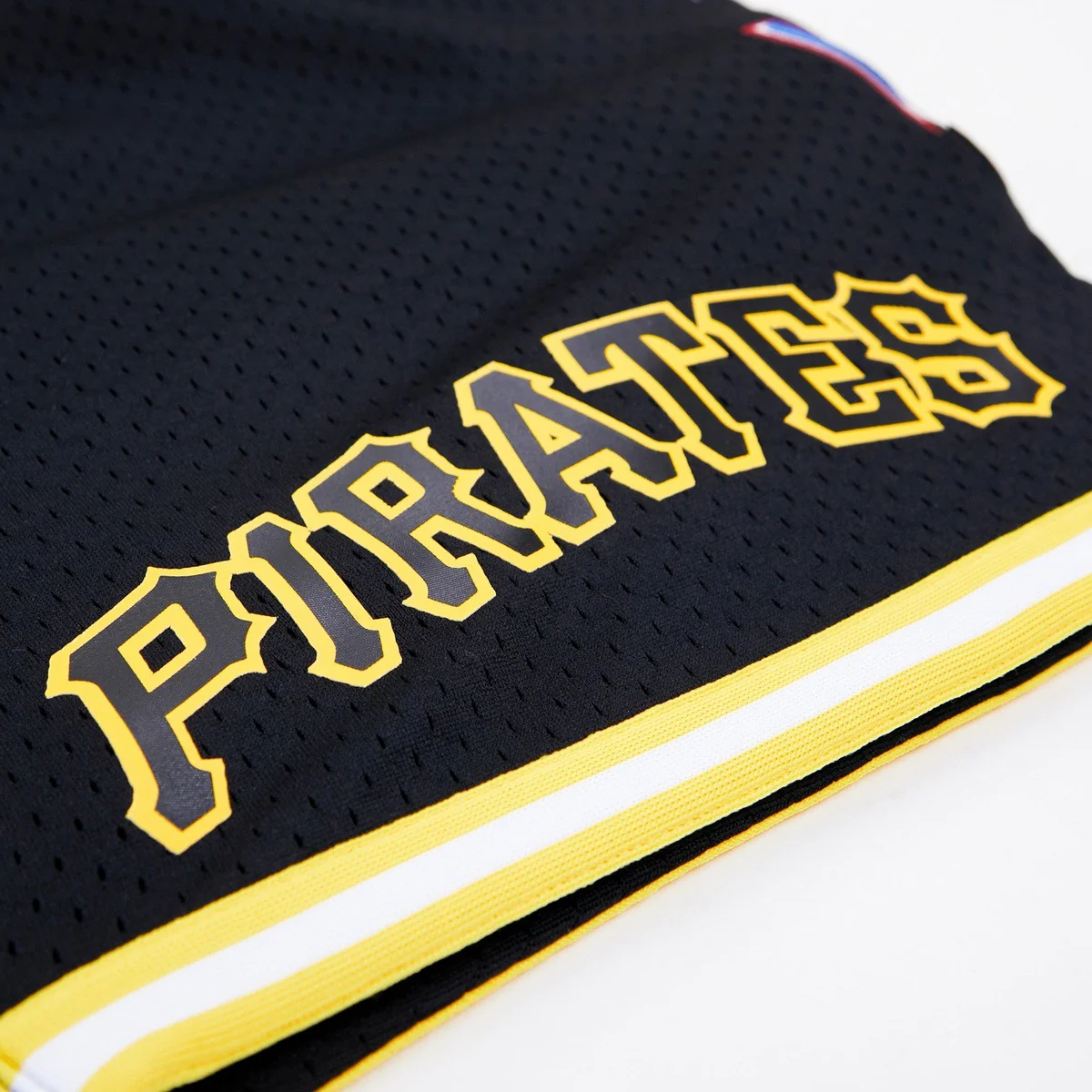 MLB PITTSBURGH PIRATES LOGO MEN'S MESH SHORT (BLACK) - Image 5