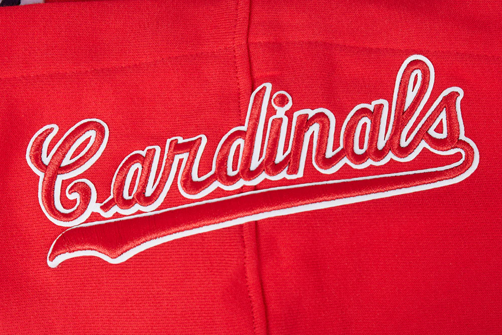 MLB ST. LOUIS CARDINALS OLD ENGLISH MEN'S PULLOVER HOODIE (RED) - Image 8